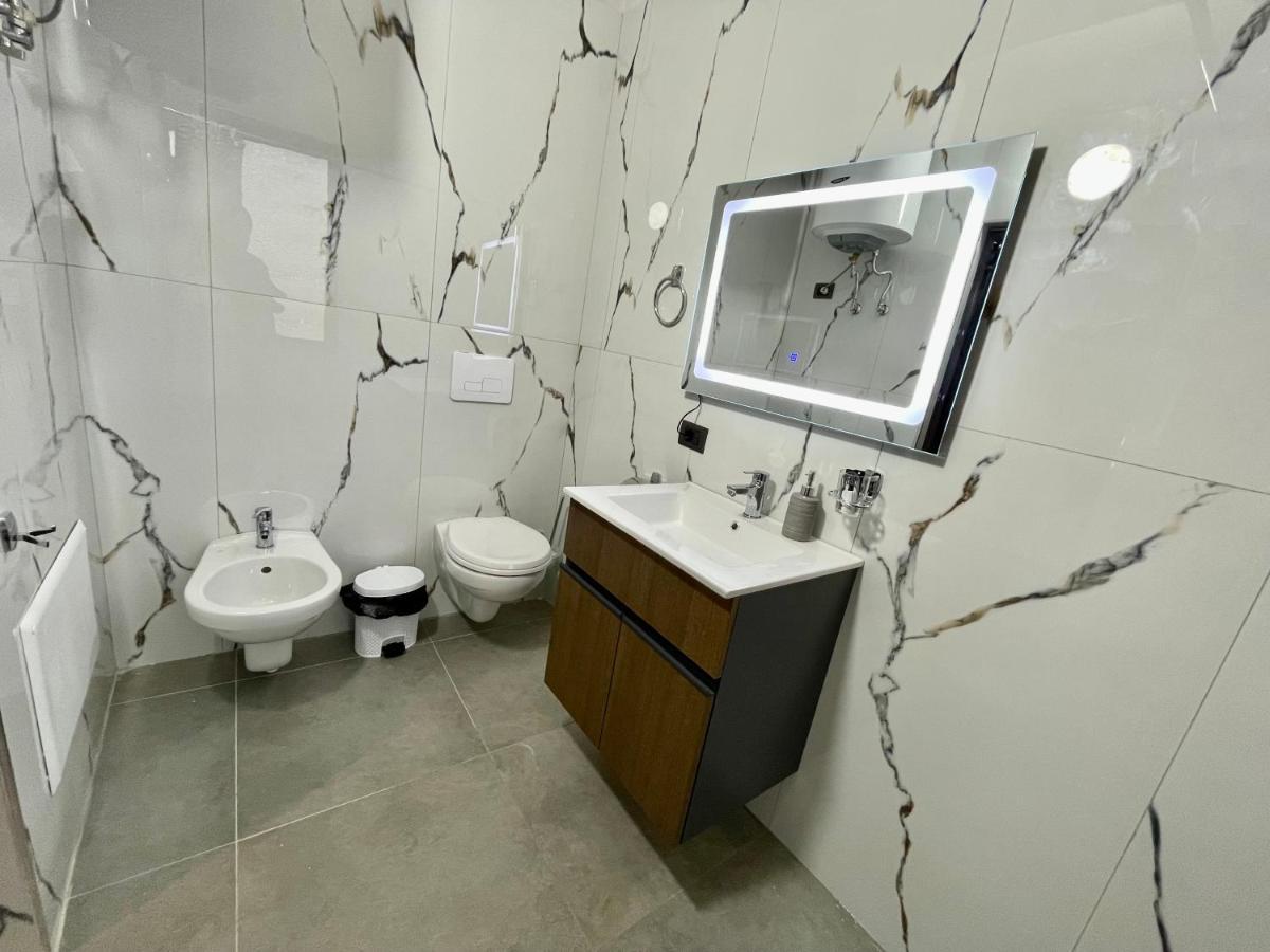 Keon Superb Studio Apartament ティラナ エクステリア 写真