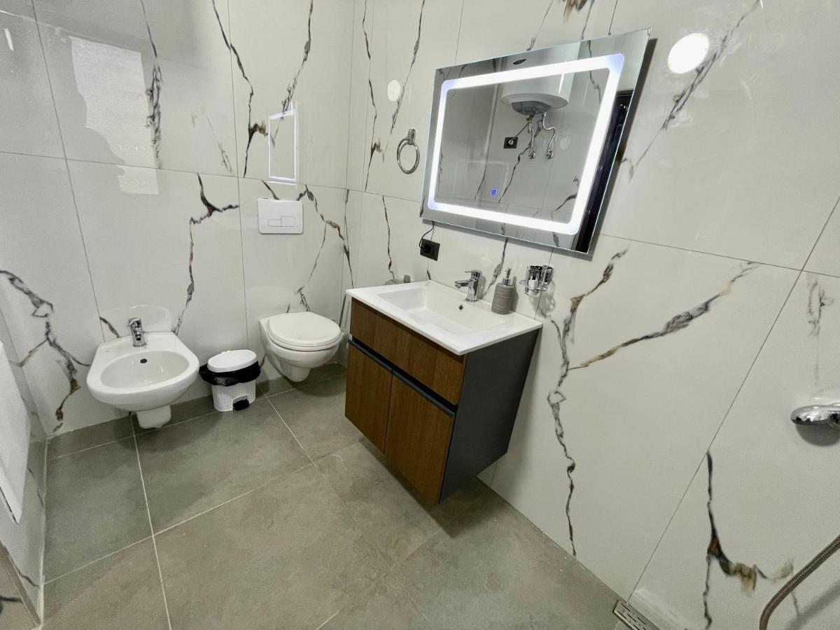 Keon Superb Studio Apartament ティラナ エクステリア 写真