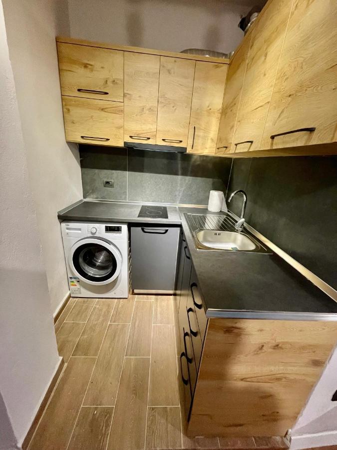 Keon Superb Studio Apartament ティラナ エクステリア 写真