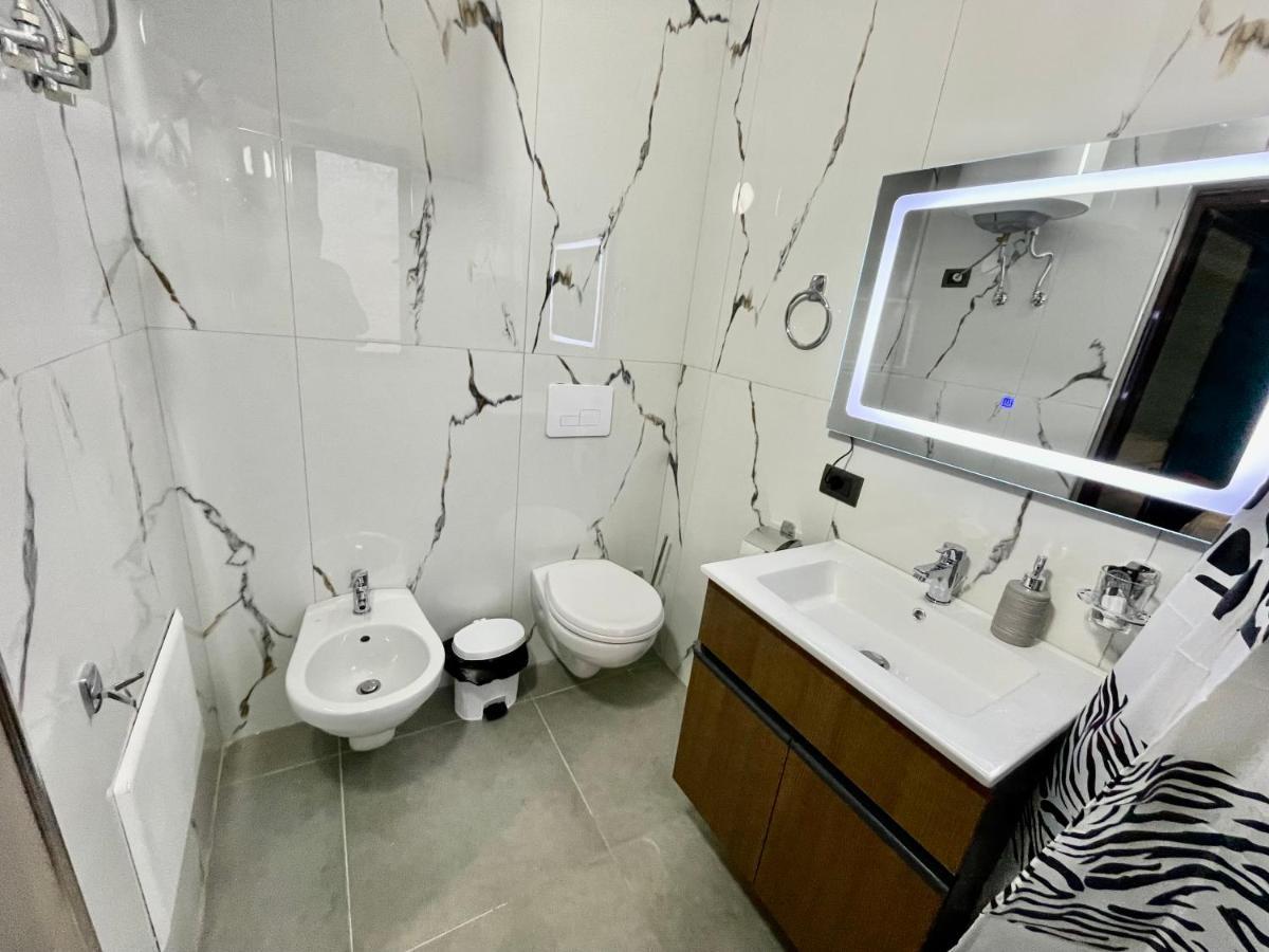 Keon Superb Studio Apartament ティラナ エクステリア 写真