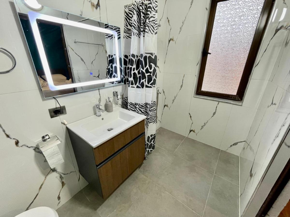 Keon Superb Studio Apartament ティラナ エクステリア 写真
